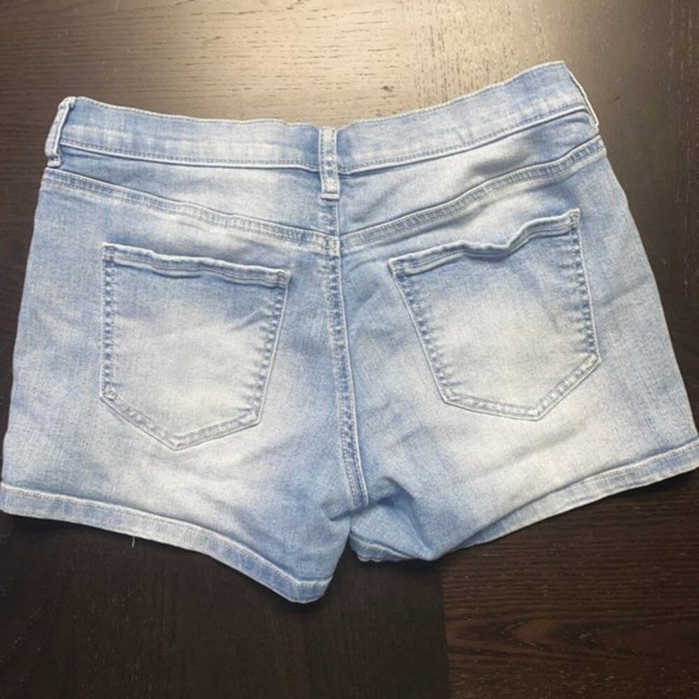Soho Light Wash Blue Denim Embroidered Jean Shorts Women's Size 4n - Picture 6 of 6